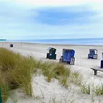 Finnhütte mit Kiefernblick, ein Ort für friedliche Urlaubsmomente am Meer - Max